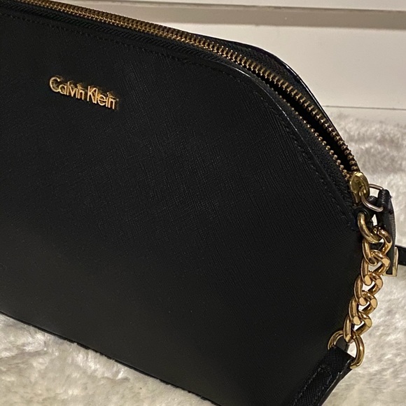 Calvin Klein crossbody bag - Picture 1 of 4